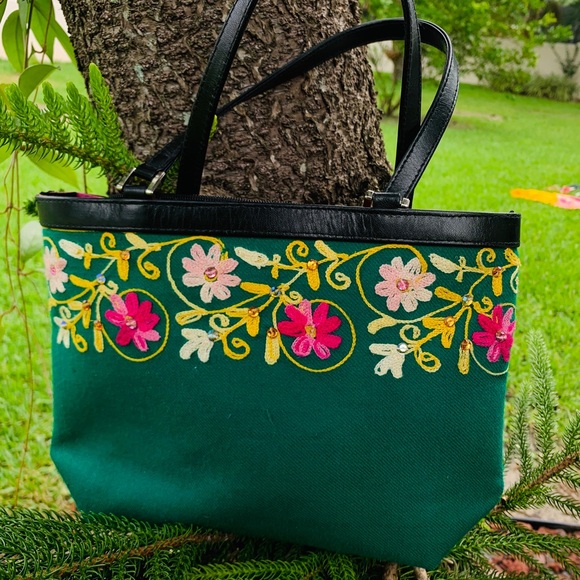 Isabella Fiore Handbags - Isabella Fiore Green Embroidery Canvas Purse